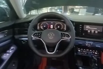 Volkswagen Passat 2023, 45800 км, за 118645.2 CNY - фото 13