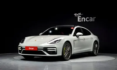 Porsche Panamera · 2022 год