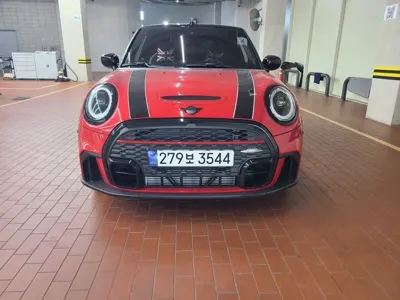 MINI Cooper Convertible 2024, 9608 км, за 37000000 KRW