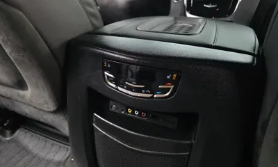Cadillac Escalade 2016, 50027 км, за 41690000 KRW - фото 17