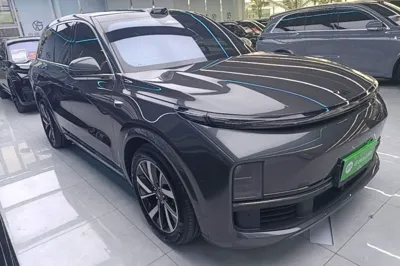 Li Auto L8 2023, 44000 км, за 258175.73 CNY