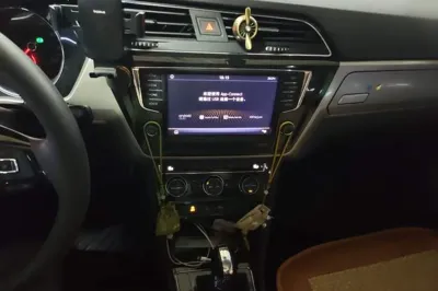 Volkswagen Touran 2018, 90600 км, за 60032.87 CNY - фото 13