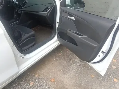Chevrolet Cavalier 2019, 46600 км, за 38300 CNY - фото 11