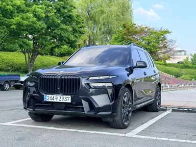 BMW X7 · 2025 год