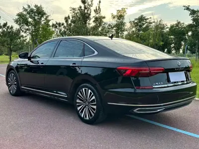 Volkswagen Passat 2021, 100000 км, за 87300 CNY - фото 8