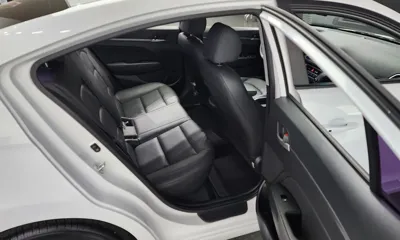 Hyundai Avante 2017, 100917 км, за 8900000 KRW - фото 13