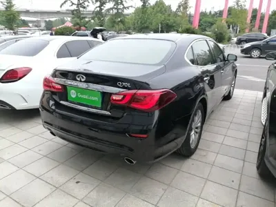 Infiniti Q70 2018, 116600 км, за 75800 CNY - фото 7
