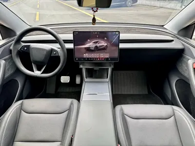 Tesla Model Y 2025, 17800 км, за 259800 CNY - фото 11