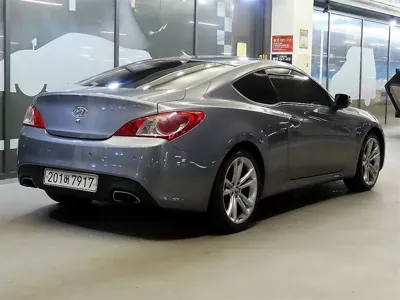 Hyundai Genesis 2010, 181621 км, за 2500000 KRW