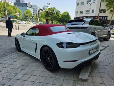 Porsche 718 2024, 6000 км, за 108670000 KRW