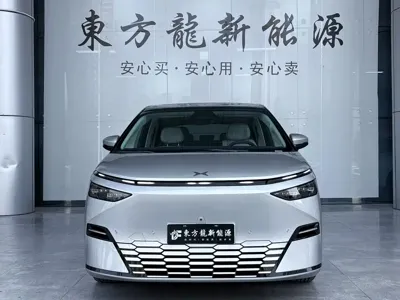 Xpeng X9 2024, 56000 км, за 225799 CNY