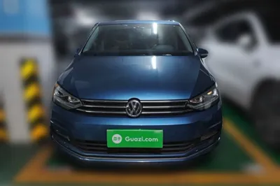 Volkswagen Touran 2016, 129800 км, за 54436.68 CNY