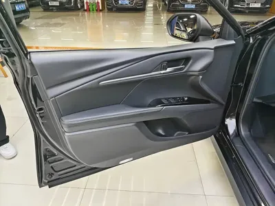 Toyota Camry 2026, 2700 км, за 122800 CNY - фото 17