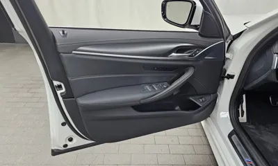 BMW 5-Series 2023, 29570 км, за 39600000 KRW - фото 24