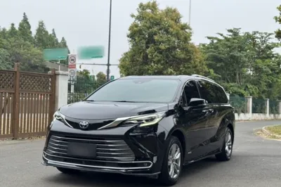 Toyota Sienna · 2021 год