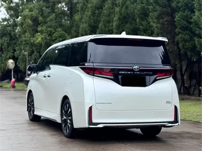 Toyota Vellfire 2025, 25000 км, за 799800 CNY
