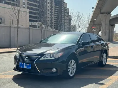Lexus ES · 2013 год