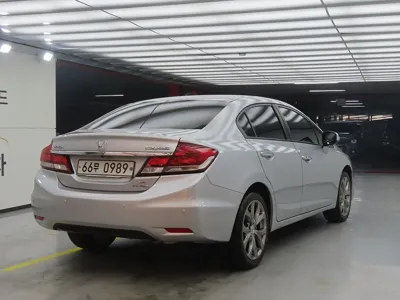 Honda Civic 2015, 53550 км, за 9100000 KRW - фото 4