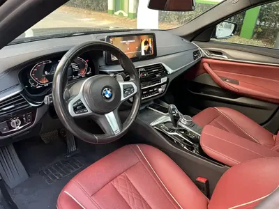 BMW 5 Series 2022, 74000 км, за 209800 CNY