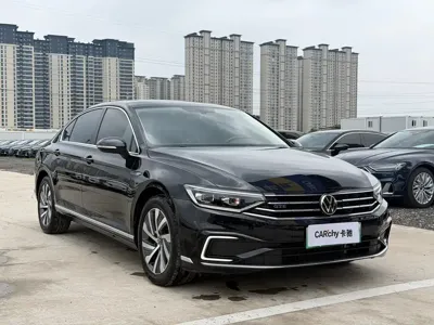 Volkswagen 迈腾 PHEV 2024, 26000 км, за 109800 CNY