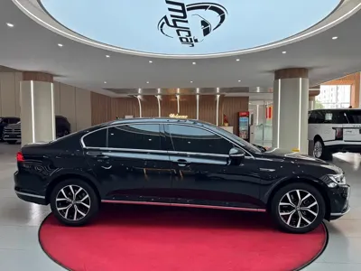 Volkswagen Magotan 2023, 43000 км, за 109000 CNY