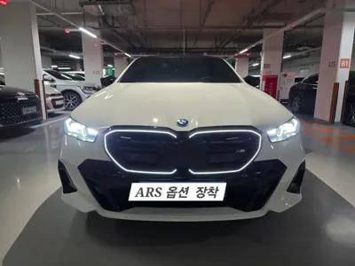 BMW i5 · 2024 год