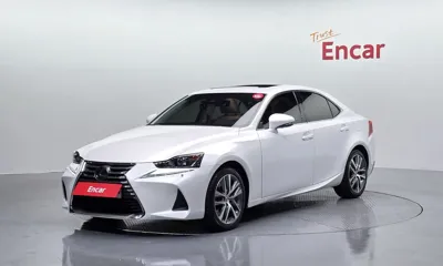 Lexus IS · 2019 год