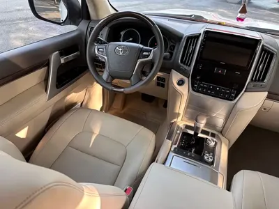 Toyota Land Cruiser 2020, 60000 км, за 795800 CNY - фото 6