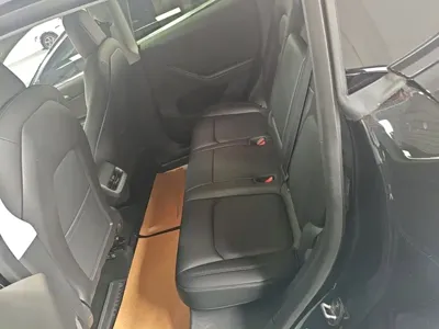 Tesla Model Y 2021, 125300 км, за 125600 CNY - фото 17