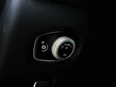 Aston Martin V8 Vantage 2018, 35200 км, за 838000 CNY - фото 27