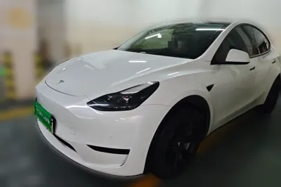 Tesla Model Y · 2022 год
