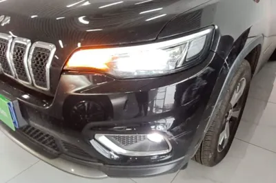 Jeep Cherokee 2019, 58400 км, за 70032.68 CNY - фото 9