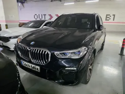 BMW X5 · 2021 год