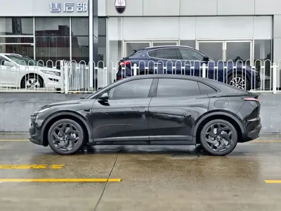 ONVO ONVO L60 2025, 9000 км, за 120000 CNY