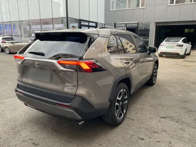 Toyota RAV4 2020, 52700 км, за 128250.49 CNY - фото 6