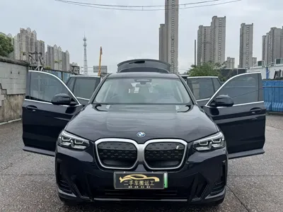BMW iX3 2023, 50000 км, за 126800 CNY