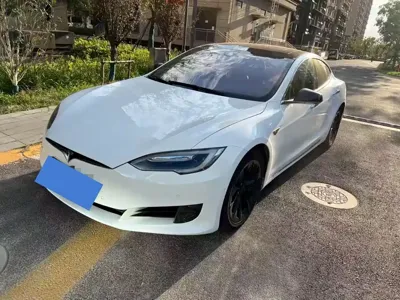 Tesla Model S · 2017 год