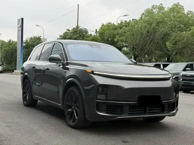 Li Auto Li L8 2023, 40000 км, за 198800 CNY