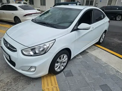 Hyundai Accent · 2017 год