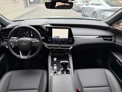 Lexus RX 2025, 6300 км, за 375800 CNY - фото 15