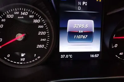 Mercedes-Benz C-Class 2016, 110700 км, за 71042.42 CNY - фото 12