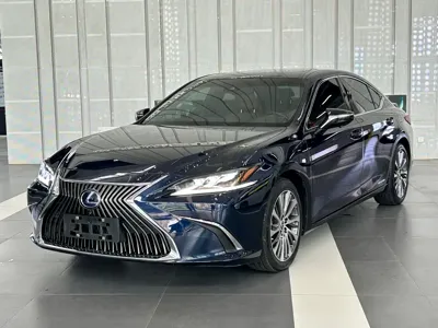Lexus ES · 2021 год