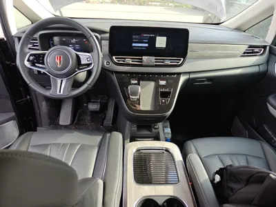 Hongqi HQ9 PHEV 2024, 22599 км, за 225642.6 CNY - фото 13