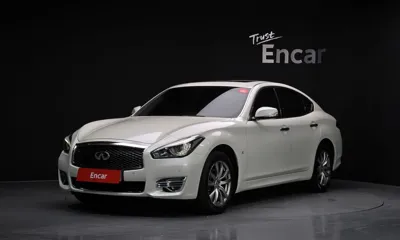 Infiniti Q70 · 2019 год