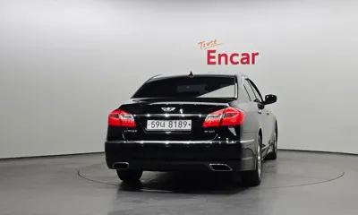 Hyundai Genesis 2013, 82884 км, за 7200000 KRW