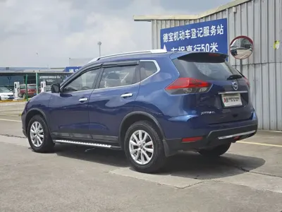 Nissan X-Trail 2017, 63000 км, за 58000 CNY