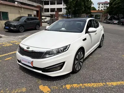 Kia K5 · 2013 год