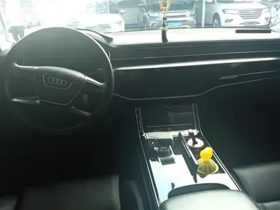 Audi A8 2020, 81199 км, за 328300 CNY - фото 12