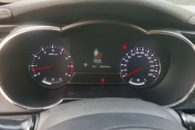 Kia K5 2014, 146200 км, за 35667.05 CNY