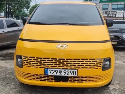 Hyundai Staria · 2022 год